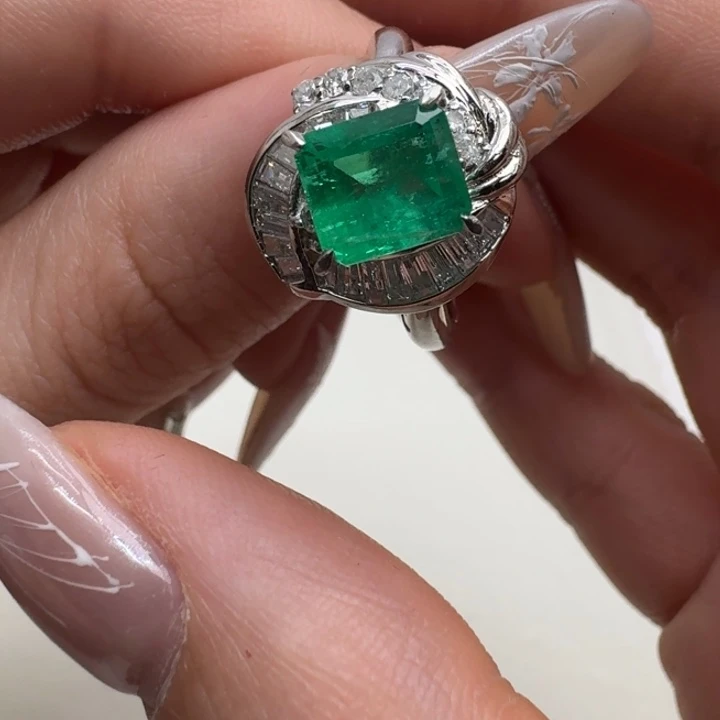 祖母绿戒指未镶嵌