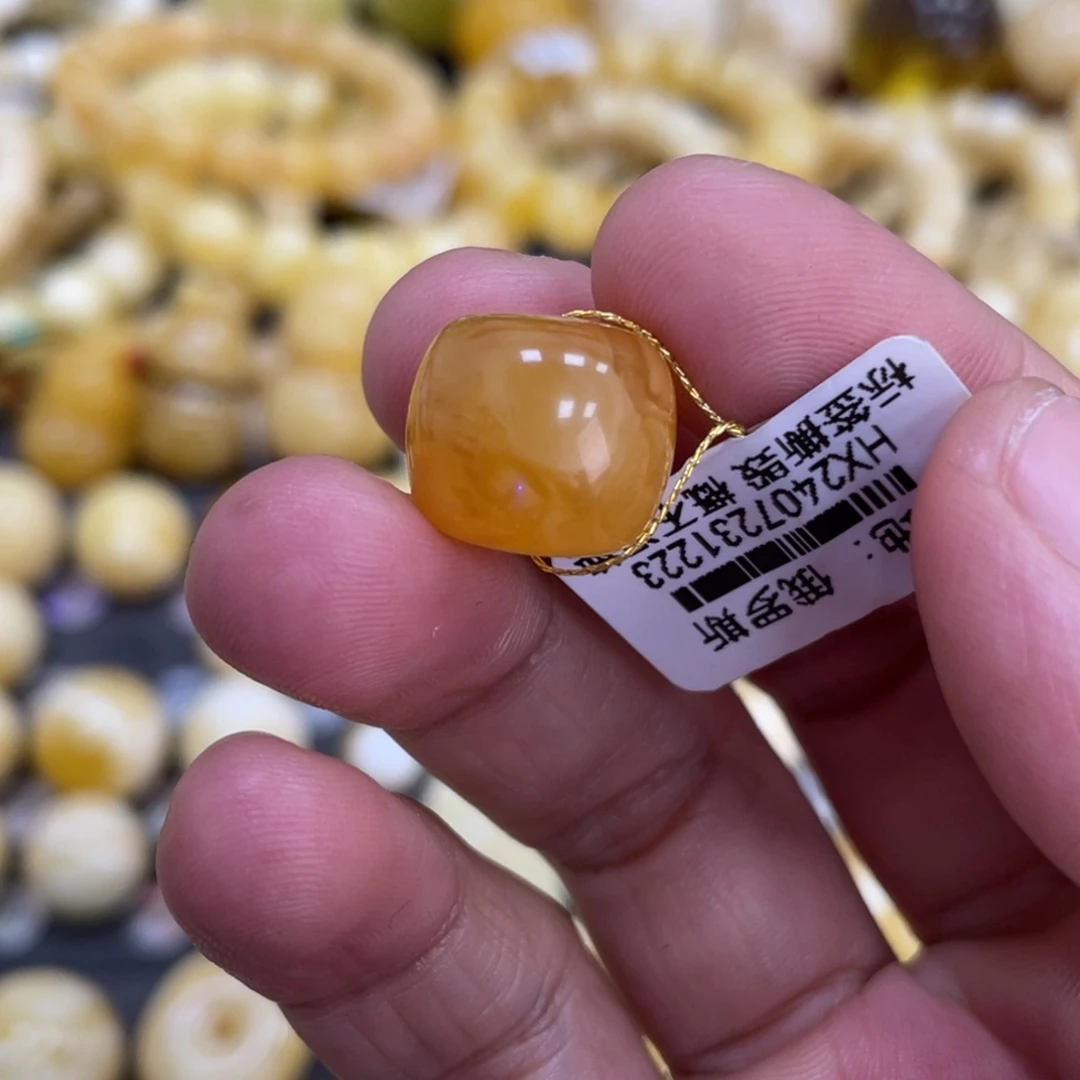 未镶嵌琥珀珠宝奇石盘***?14.2*12mm瑕疵蜜糖色