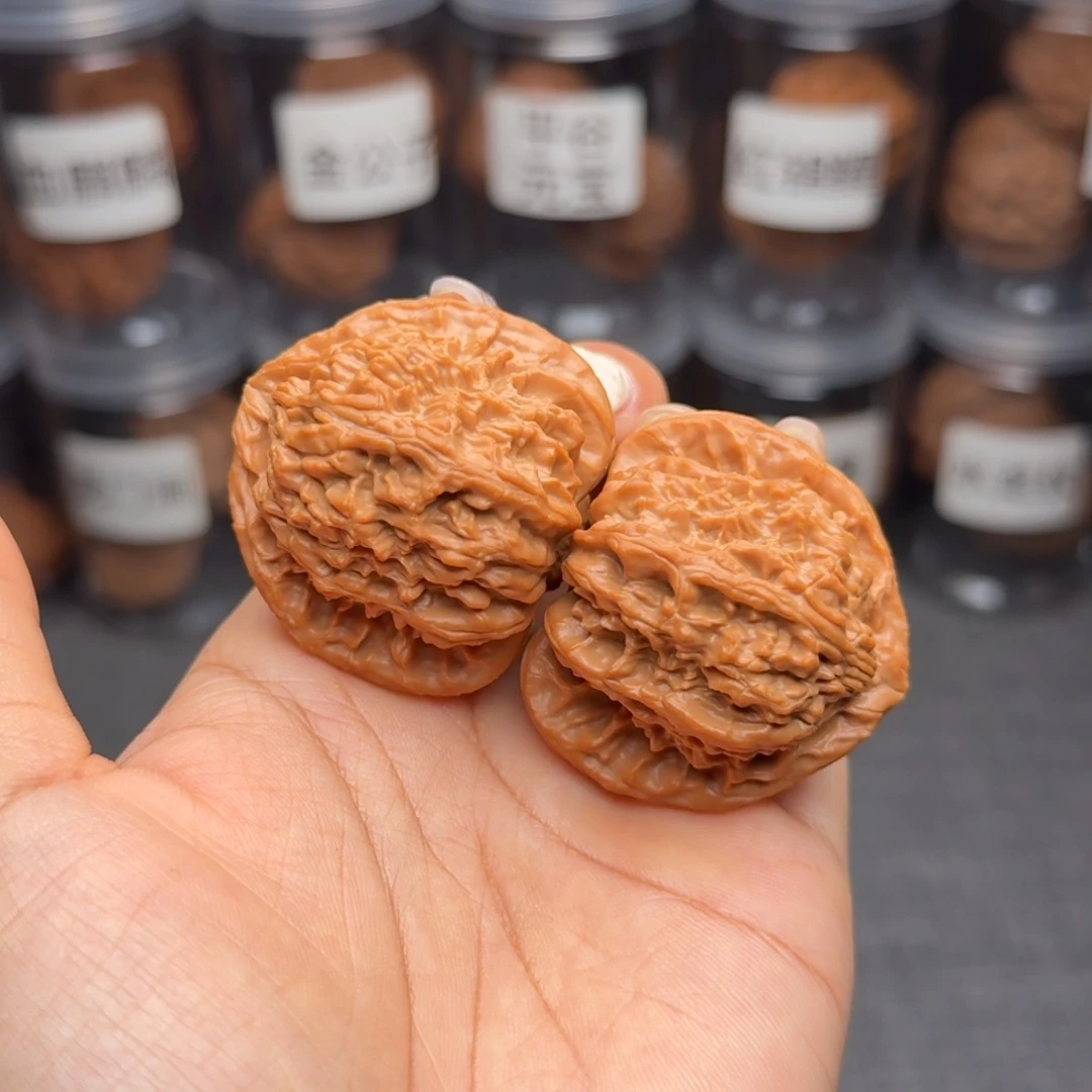 小***.把件文玩核桃三角白