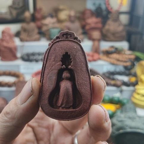 泥塑然*汐两个药香红麝香方无相佛香牌瑕疵款