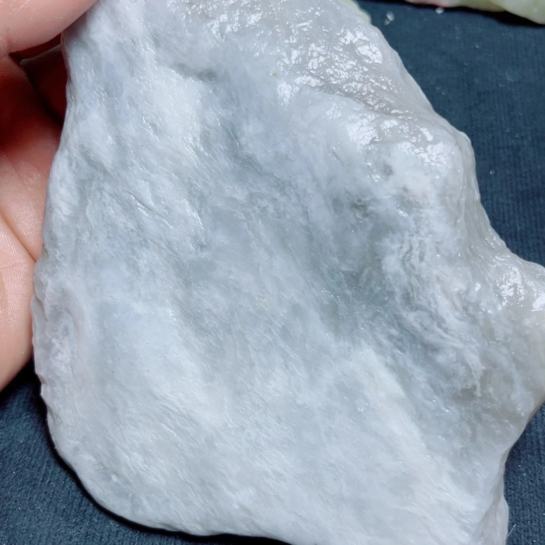 和田玉（糖玉）未镶嵌珠宝奇石