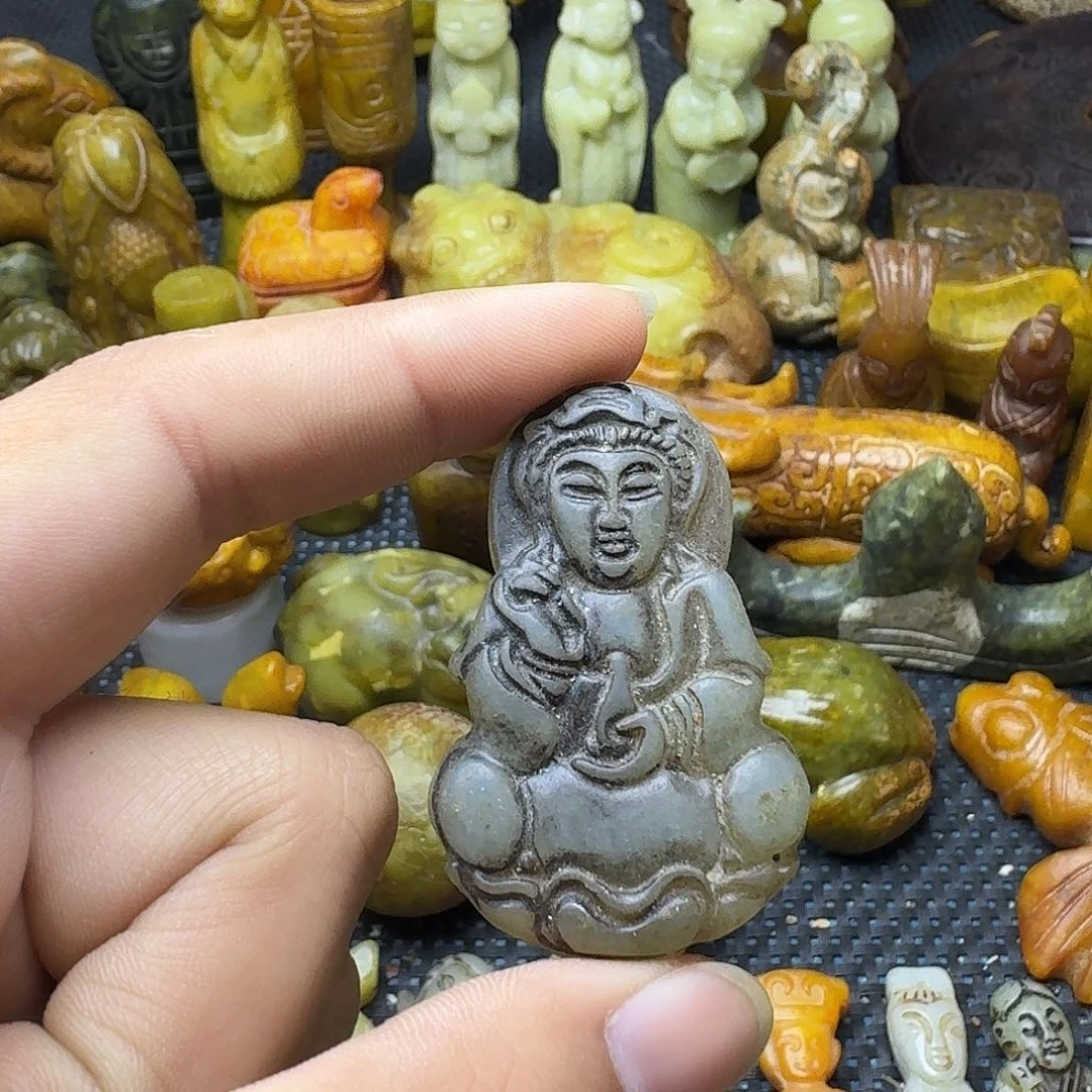 白玉菩提吊坠。。。