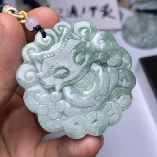 翡翠未镶嵌颈饰翡翠
