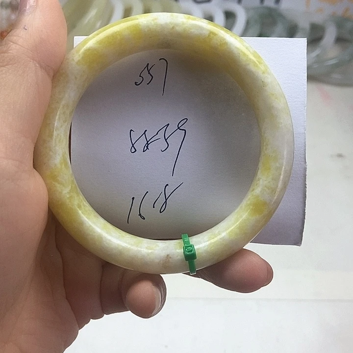 未镶嵌手镯石英质玉