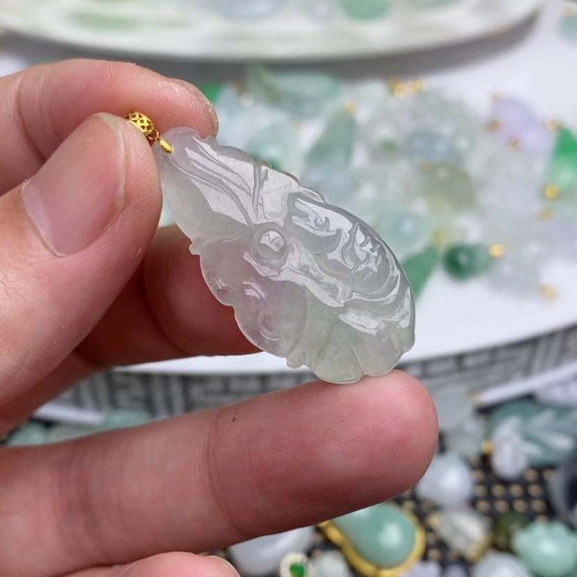 【闪购商品】翡翠吊坠(不含链)18K金镶嵌荷叶鱼