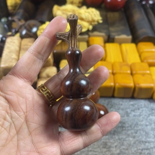 大叶紫檀（黑酸枝木类）