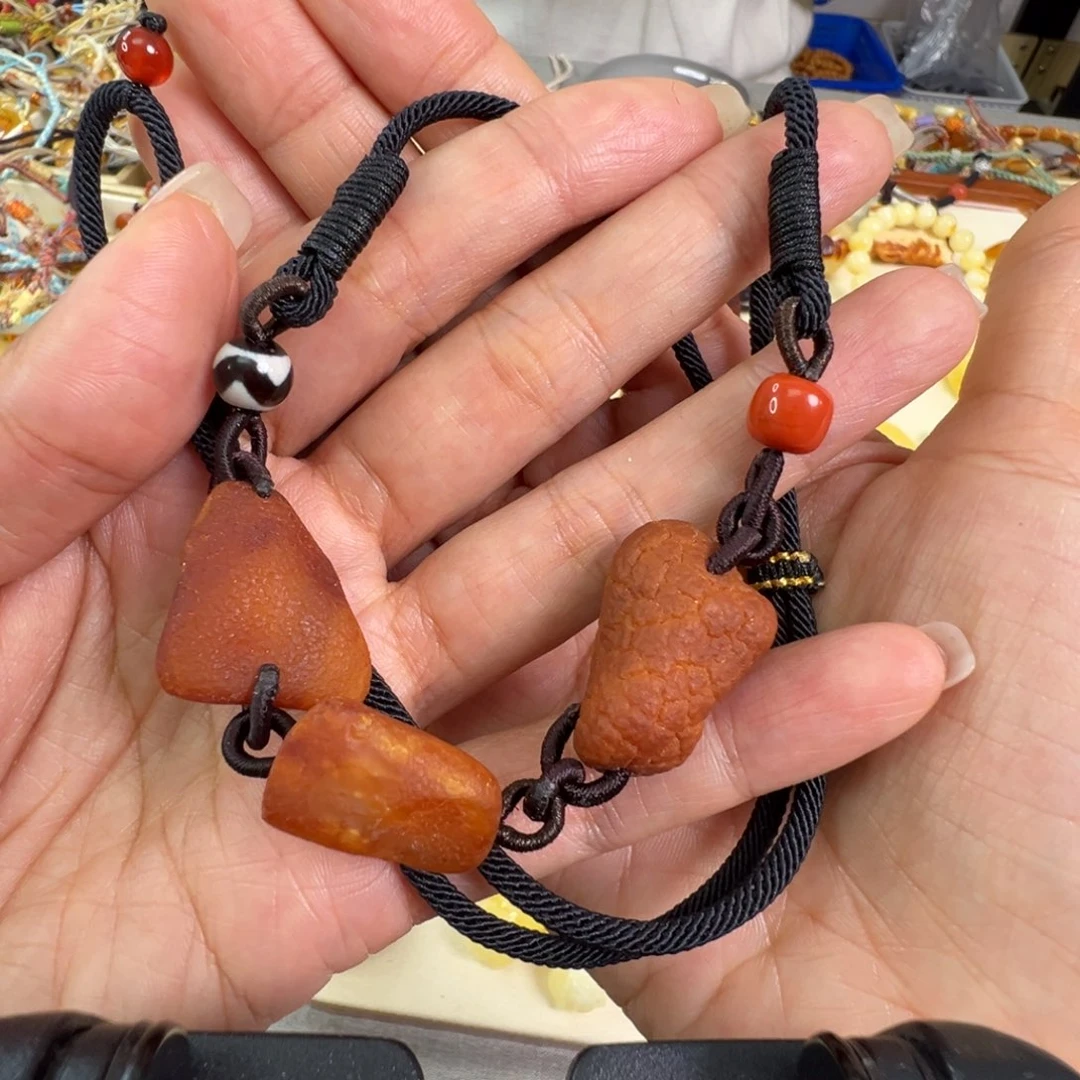 蜜蜡裸石未镶嵌蜜蜡