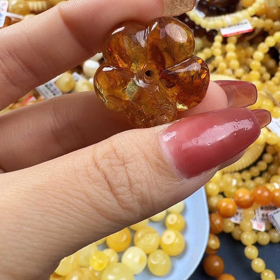 琥珀未镶嵌珠宝奇石