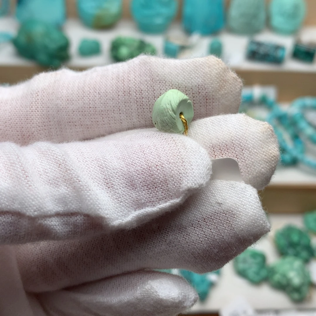 绿松石未镶嵌珠宝奇石菜籽黄羽毛扣10*5.8mm