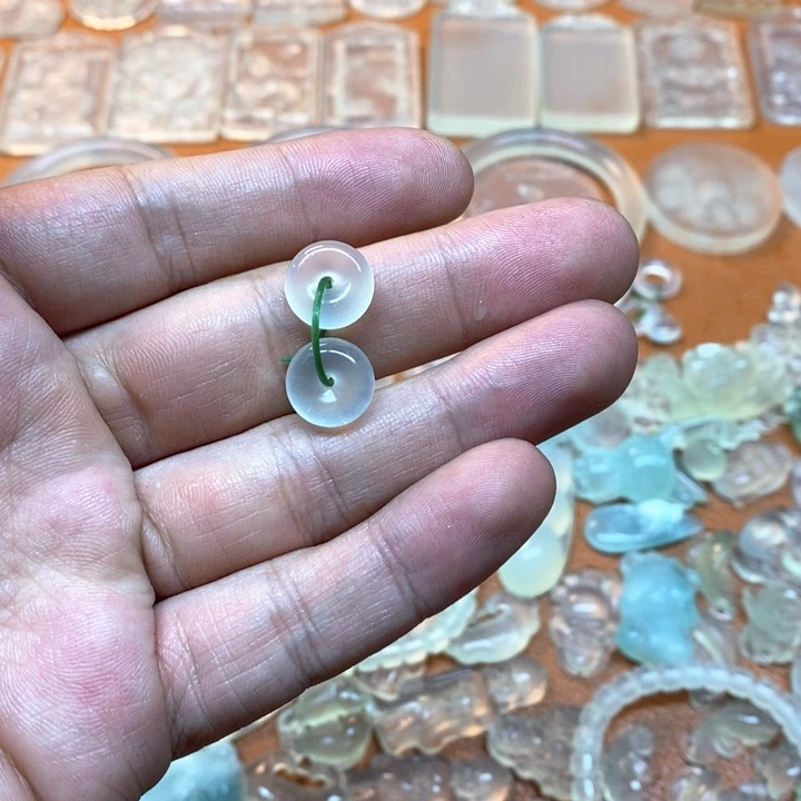 蛇纹石玉未镶嵌吊坠(赠链)