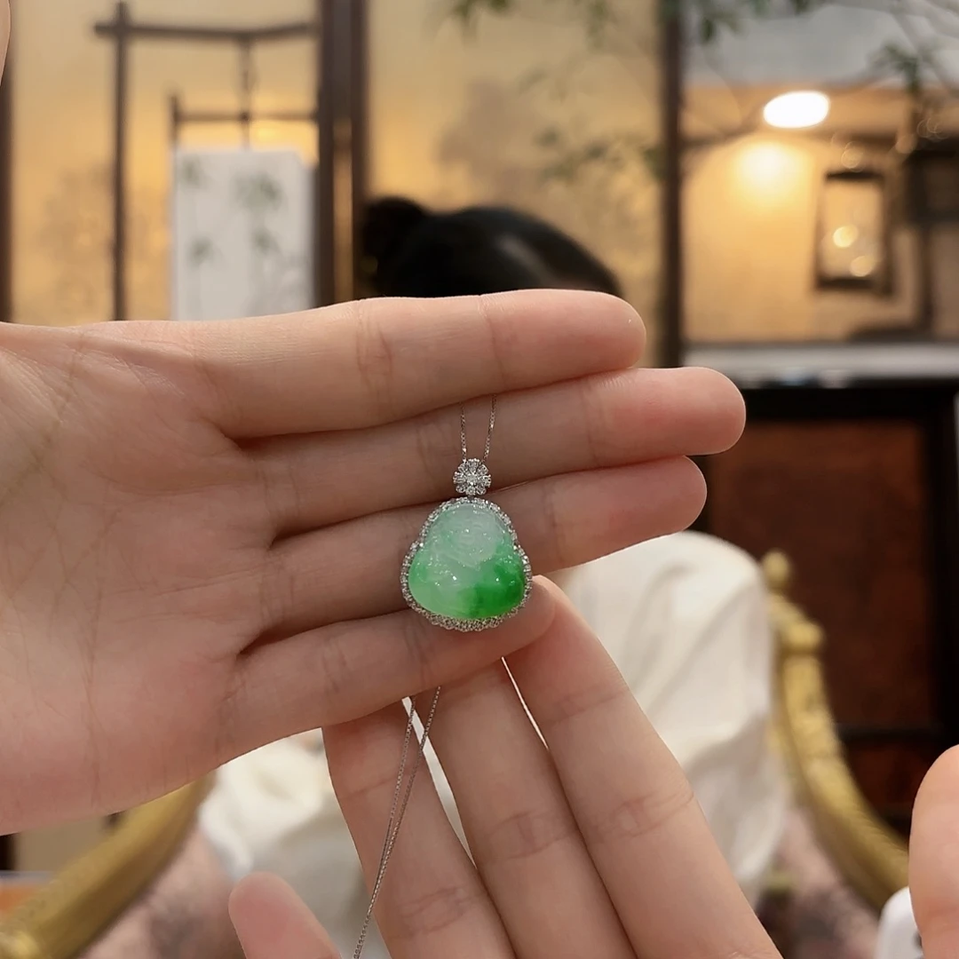 吊坠(赠链)18K金镶嵌翡翠