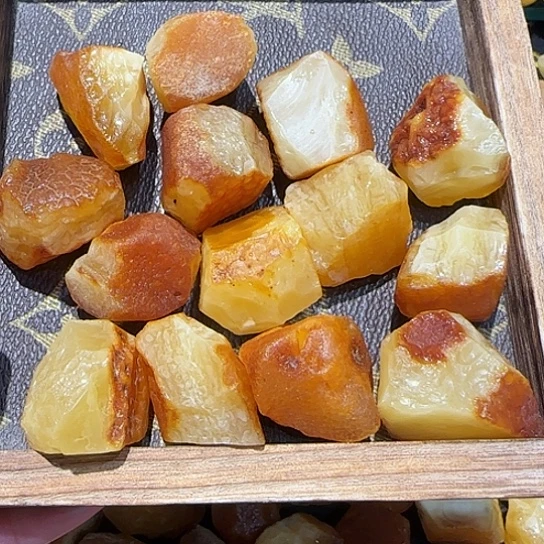 定制琥珀未镶嵌蜜蜡