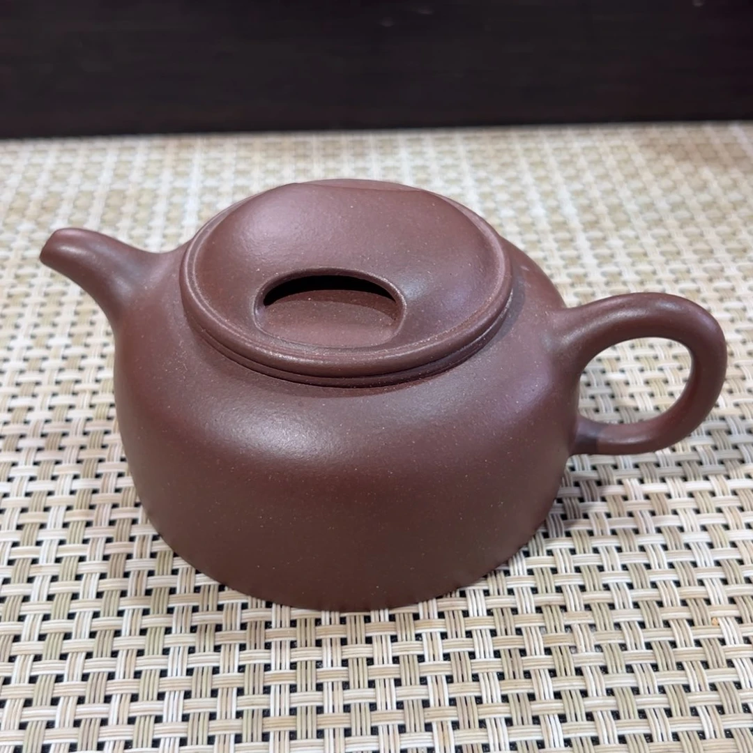 紫泥微瑕牛盖半手容量180