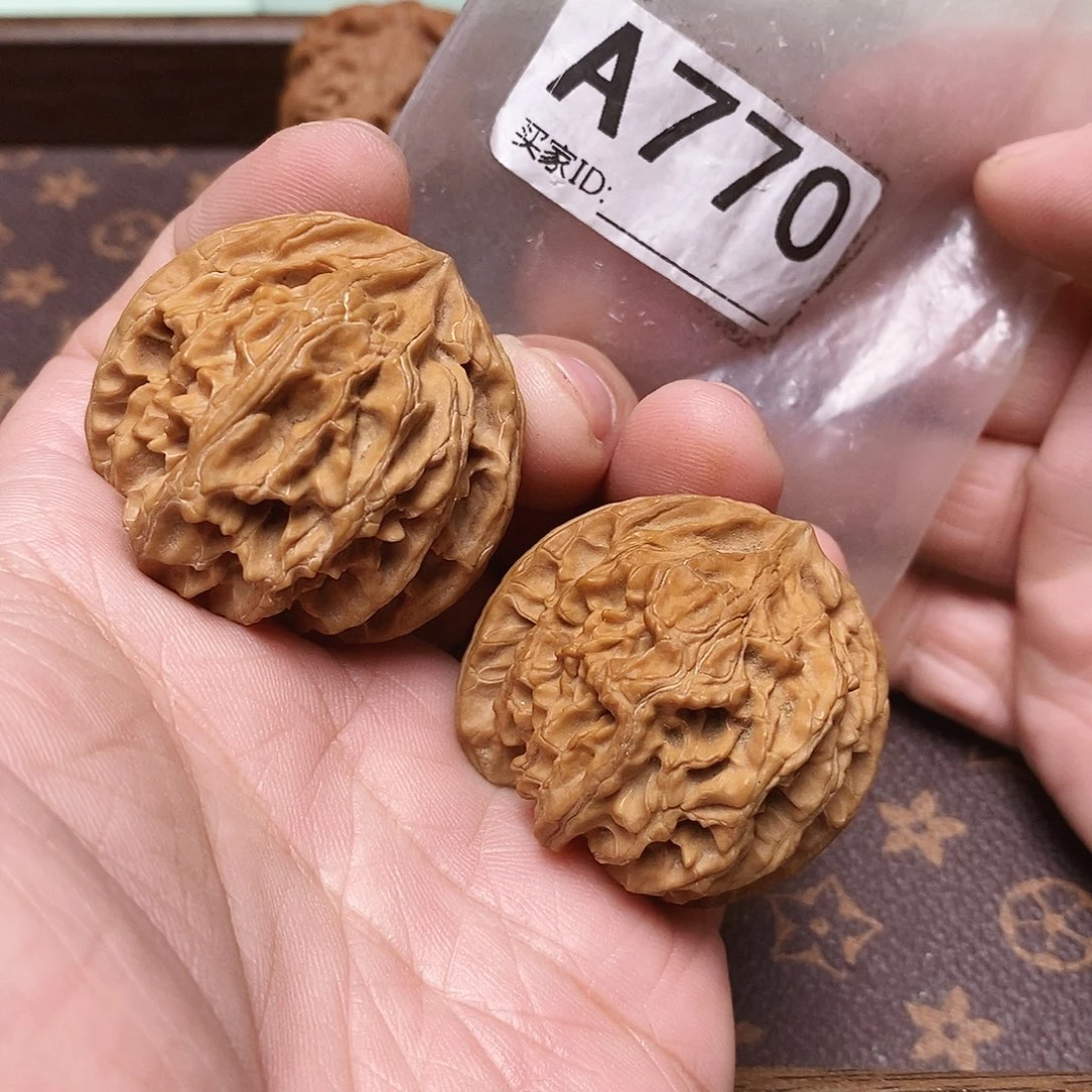 文玩核桃把件苹果园39尺。