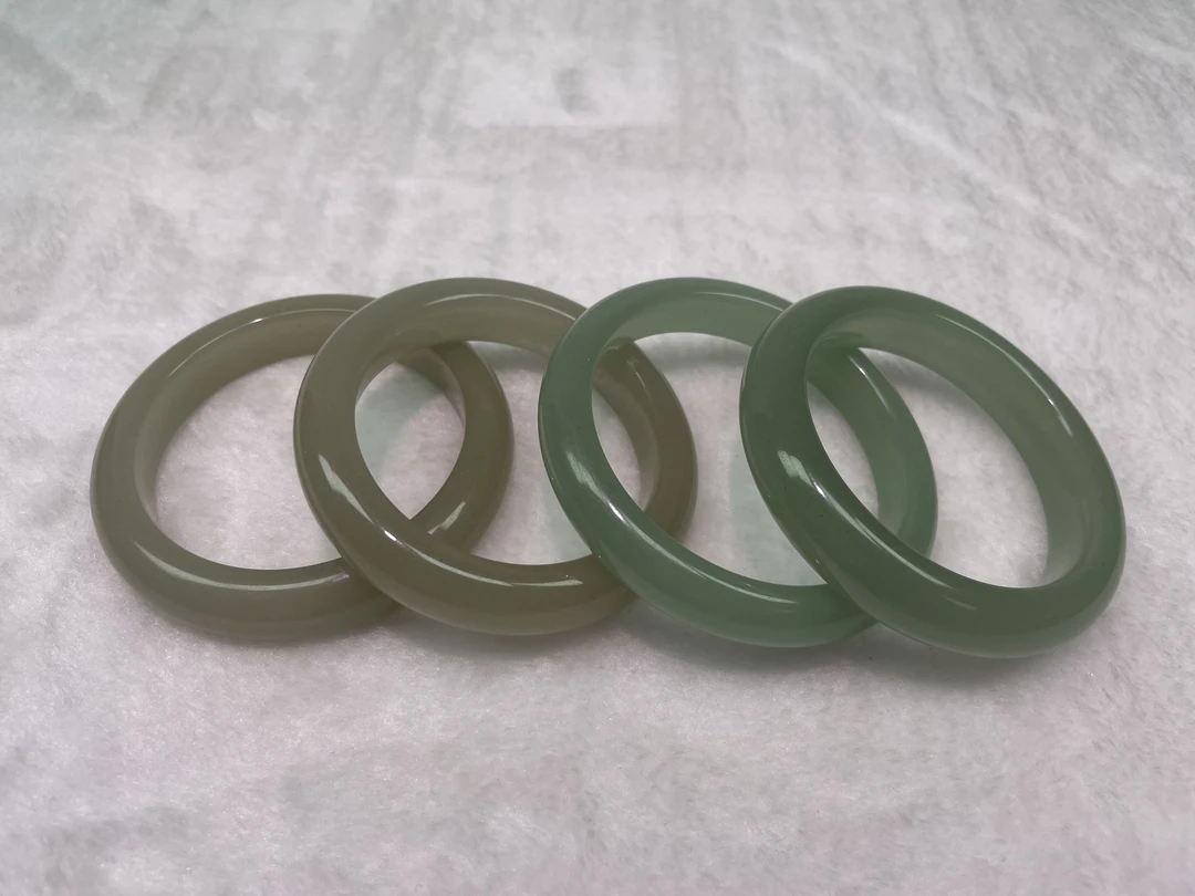 【工厂补贴】新疆东陵玉正圈手镯油青色温柔 多样性发其一【Z23】