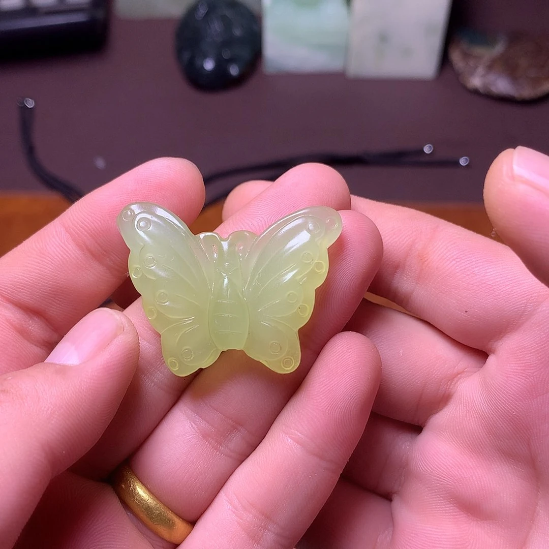 未镶嵌蛇纹石玉颈饰