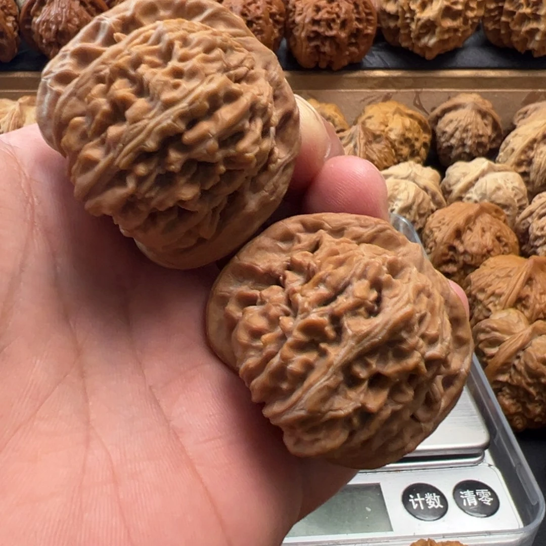 猴头核桃手串文玩核桃，全品四座楼