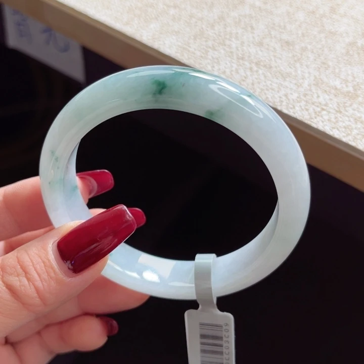 翡翠手镯未镶嵌手镯