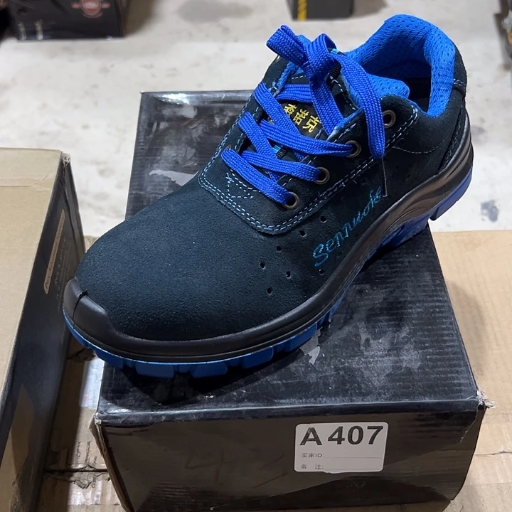407号。43码防砸防刺劳保鞋。鞋底磨损介意勿拍