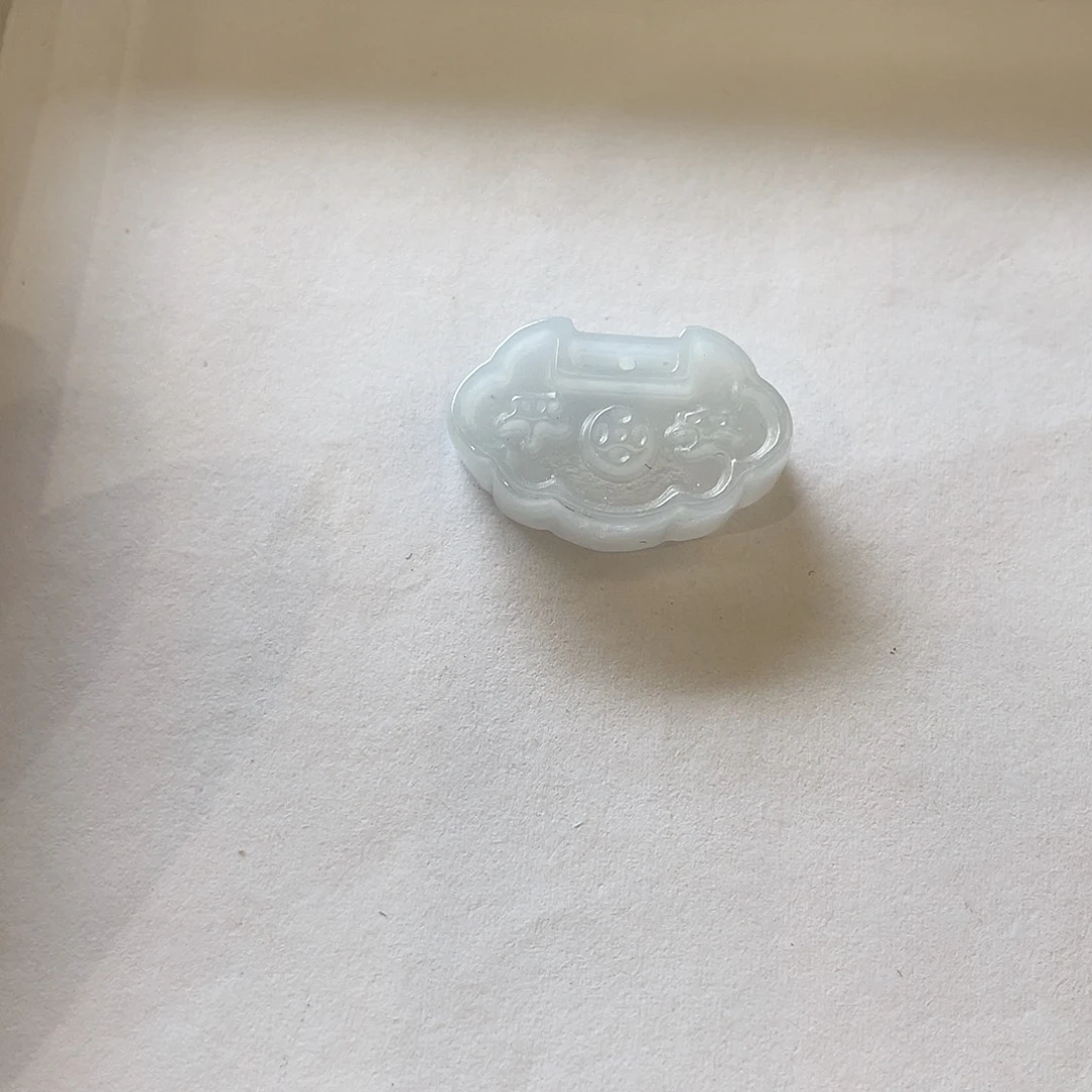 朴***花颈饰未镶嵌翡翠