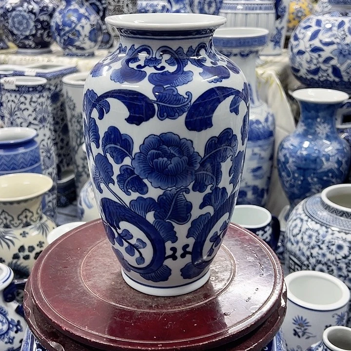 摆件手工手绘高温釉下彩摆件，花瓶