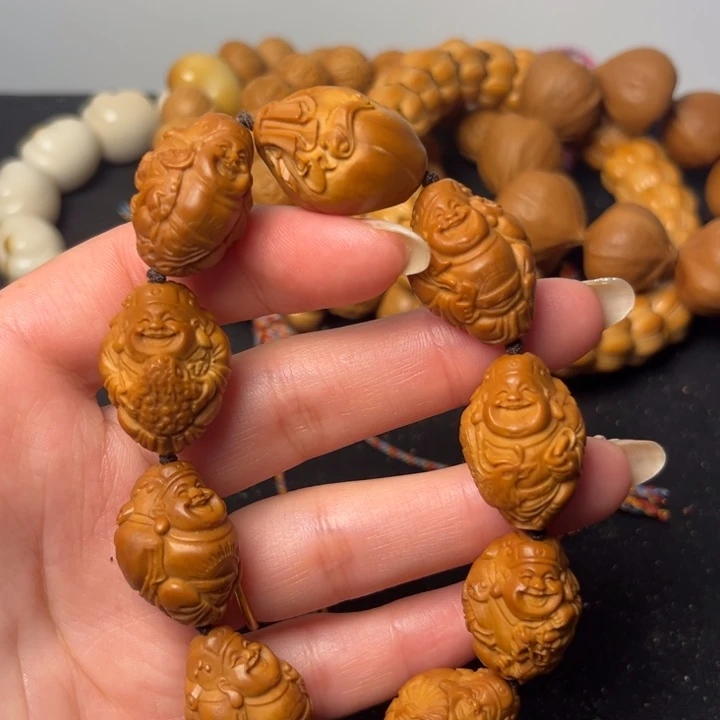 手串橄榄核瑞兽财神