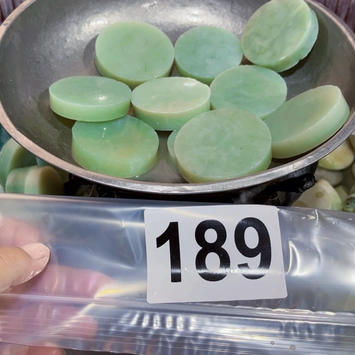 唯***变蛇纹石玉未镶嵌岫玉