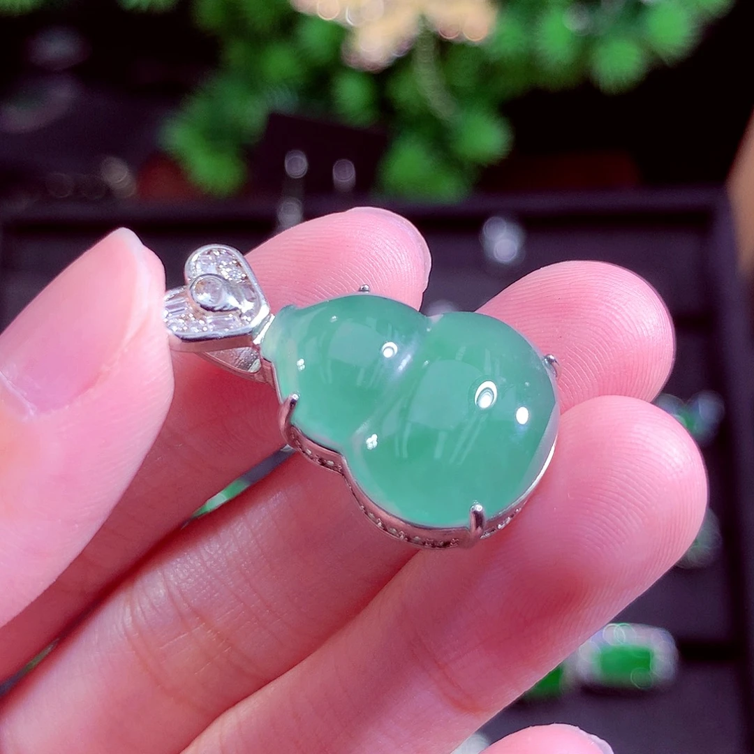 颈饰未镶嵌翡翠天然