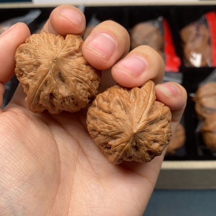 小***火文玩核桃吊坠铁锤