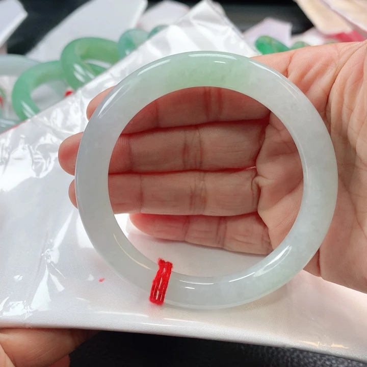 翡翠手镯未镶嵌56575657