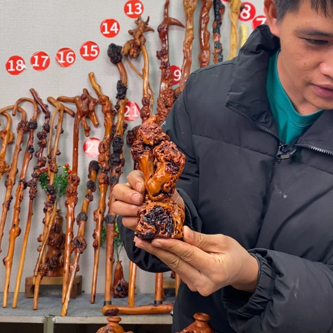 寒***卿黑果木自然阴干老料有老纹老裂不能接受的勿拍