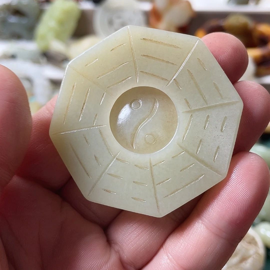 用***7和田玉未镶嵌颈饰