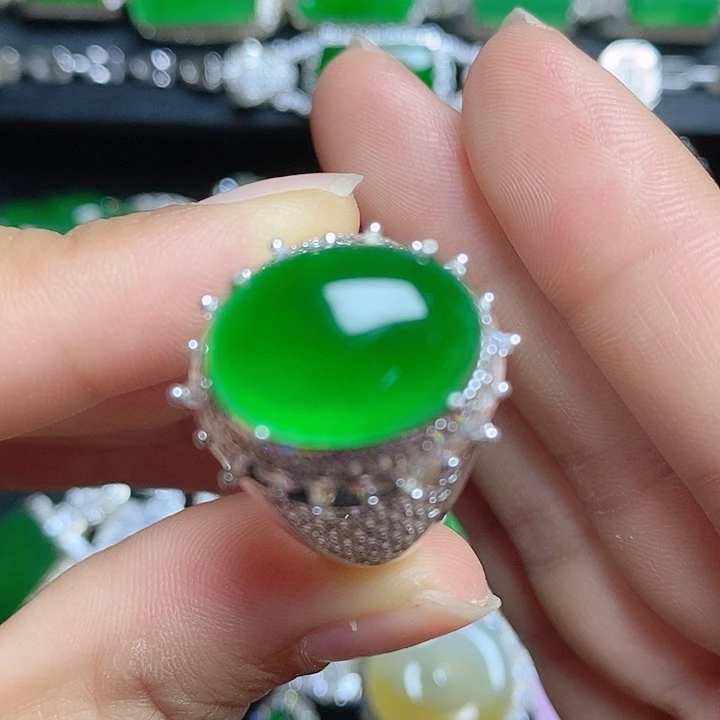 未镶嵌挂件翡翠蛋面