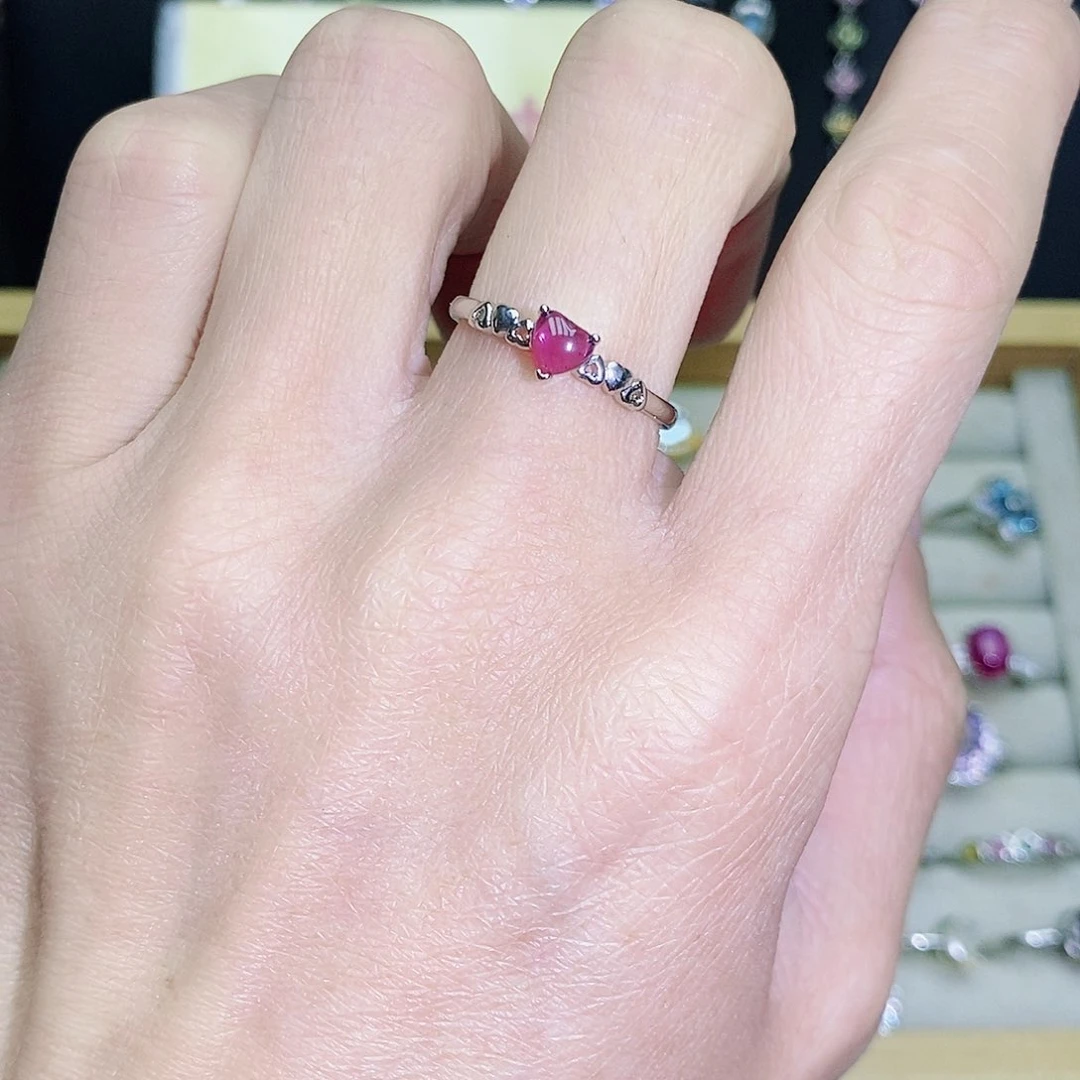 未镶嵌耳饰石榴石（紫牙乌）