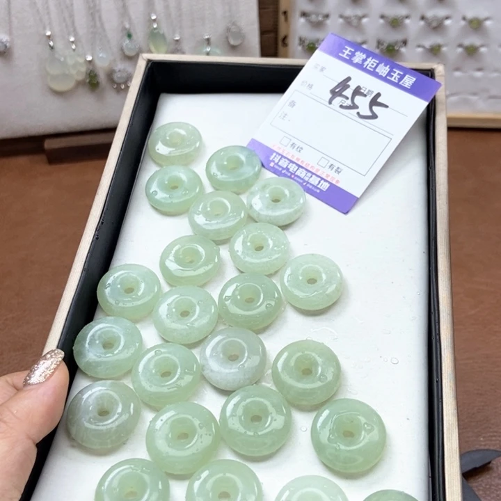 岫玉吊坠吊坠未镶嵌多样性，发一个