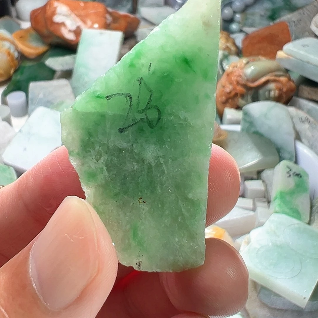 翡翠散珠翡翠原石片料