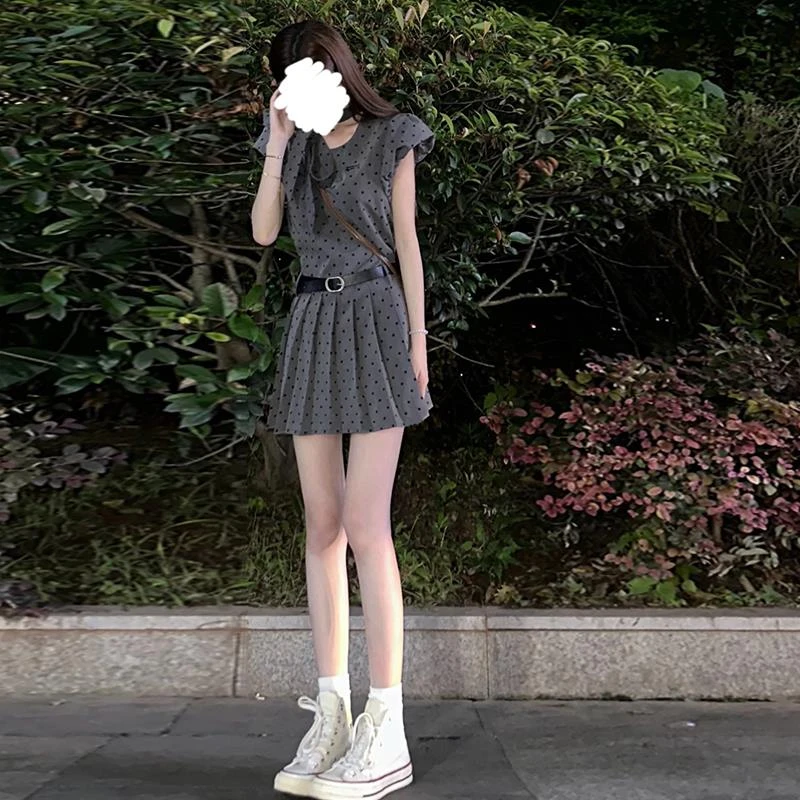 2024新款法式甜美灰色波点连衣裙子女夏季小众设计感收腰百褶短裙