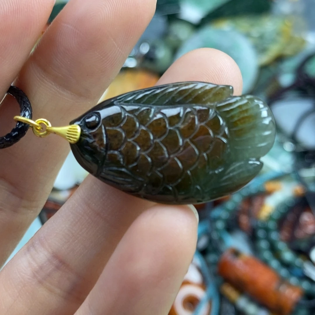 翡翠颈饰未镶嵌吊坠