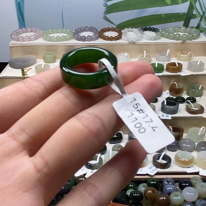 和田玉未镶嵌戒指