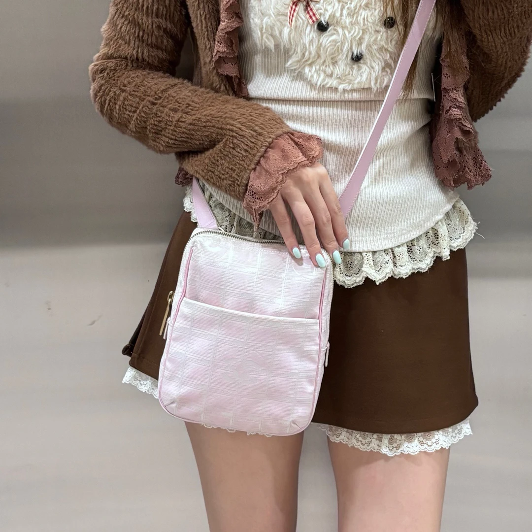 95新 Chanel/香奈儿 chanel 粉色冰格相机包斜挎包