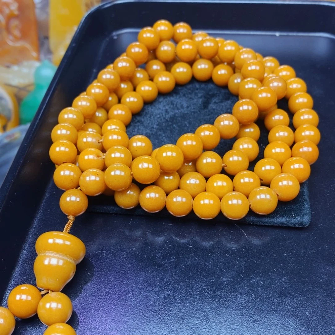 未镶嵌石英质玉（黄龙玉）颈饰