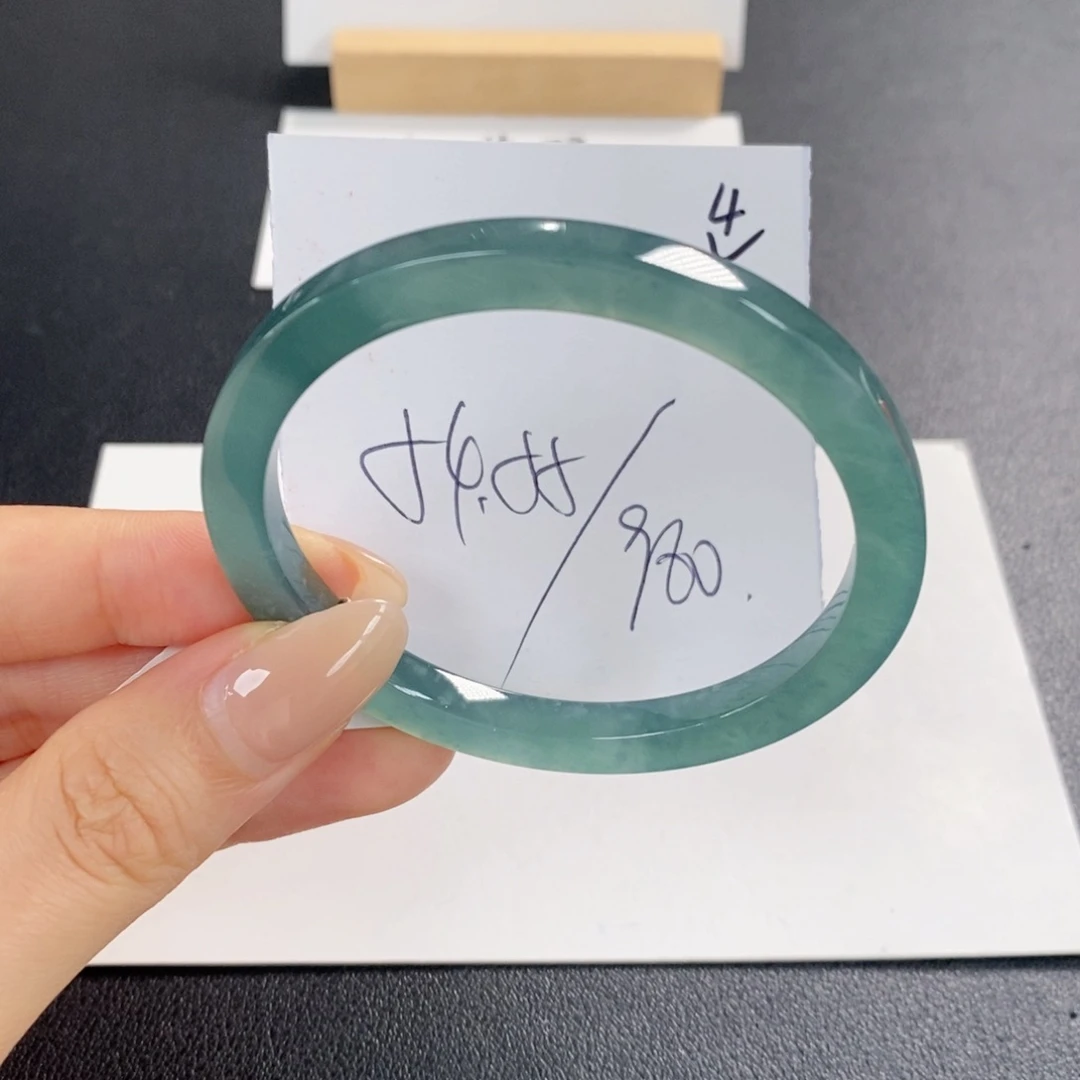 翡翠手镯未镶嵌天然翡翠