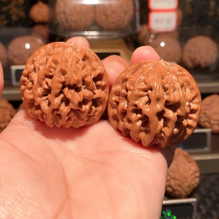 四***爷文玩核桃把件秦闷