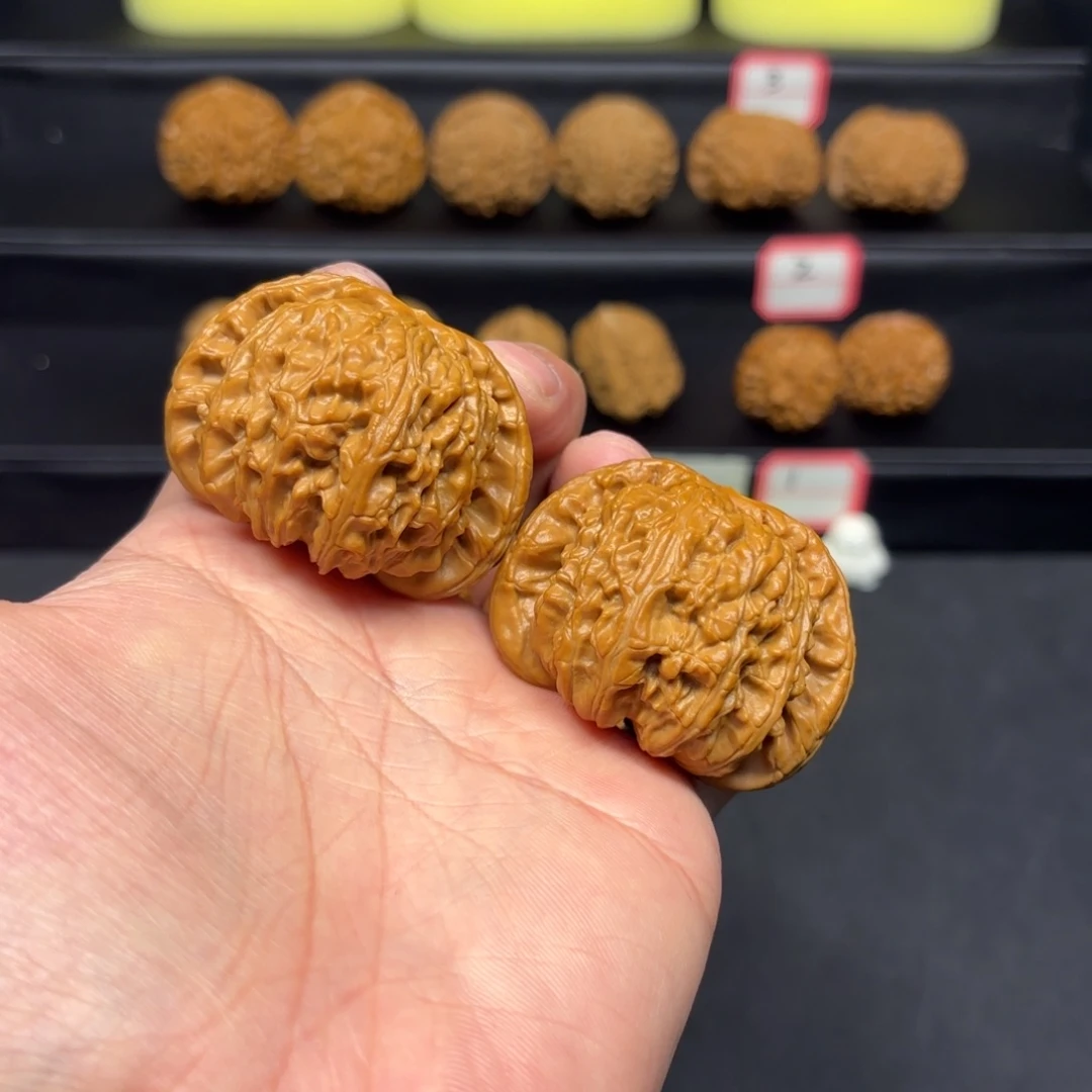 文玩核桃把件微修47+闷白