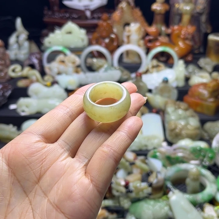 和田玉未镶嵌戒指