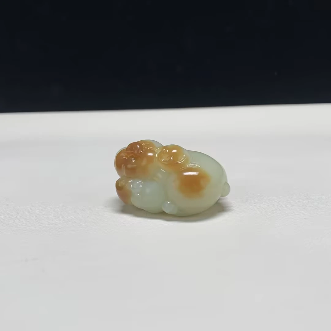 【豫人豫品】和田玉吊坠糖玉猪h316