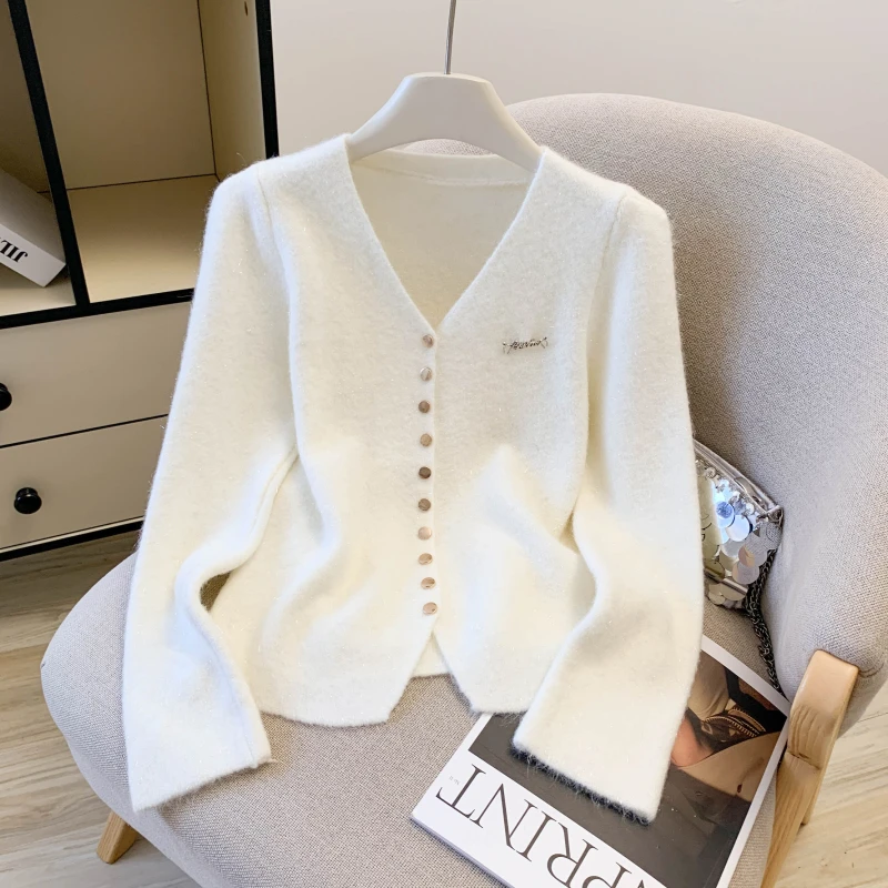 2025年秋冬新款单排扣针织衫上衣女显瘦高级V领毛衣小香风开衫潮