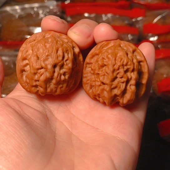 文玩核桃把件磐石35