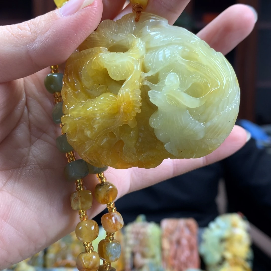 猫***姨蛇纹石玉未镶嵌颈饰