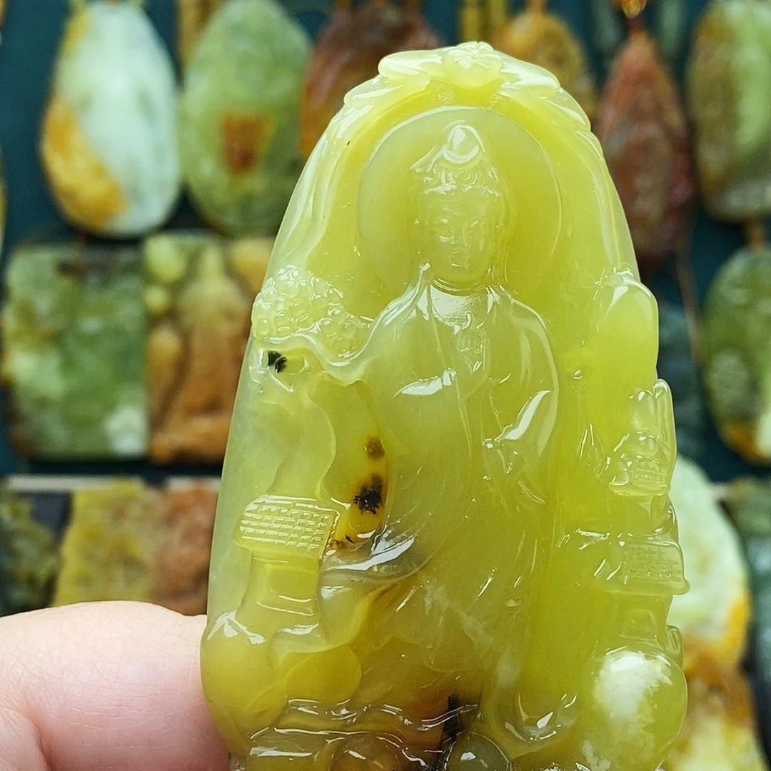 蛇纹石玉未镶嵌颈饰观音
